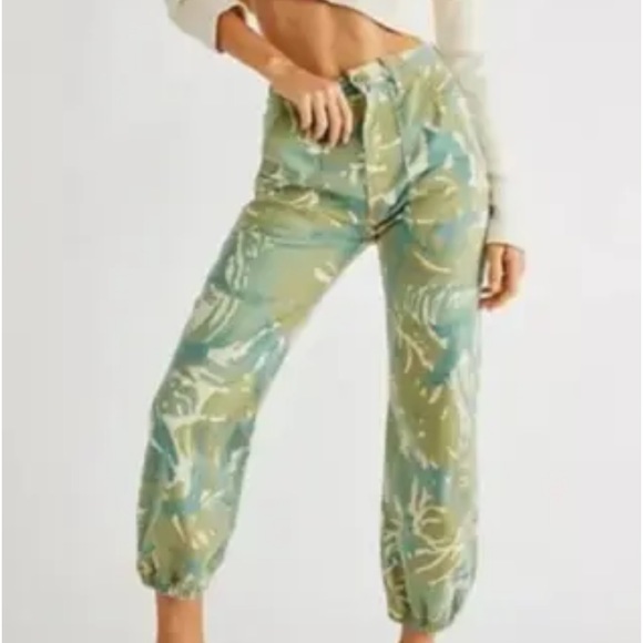 Mother The Wrapper Patch Ultra High Waist 31/L Green Tropical Camo Ankle Jogger - Picture 5 of 16